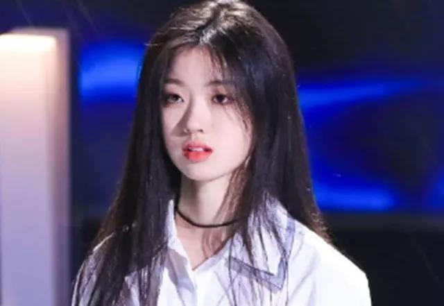  单依纯 